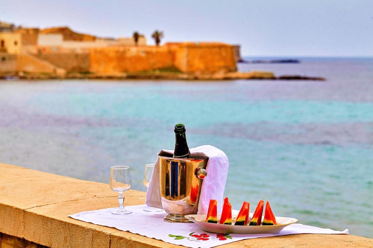 Be Mediterraneo, In Centro Sul Mare - In The Center Beach Front - 80 Mq 트라파니 외부 사진
